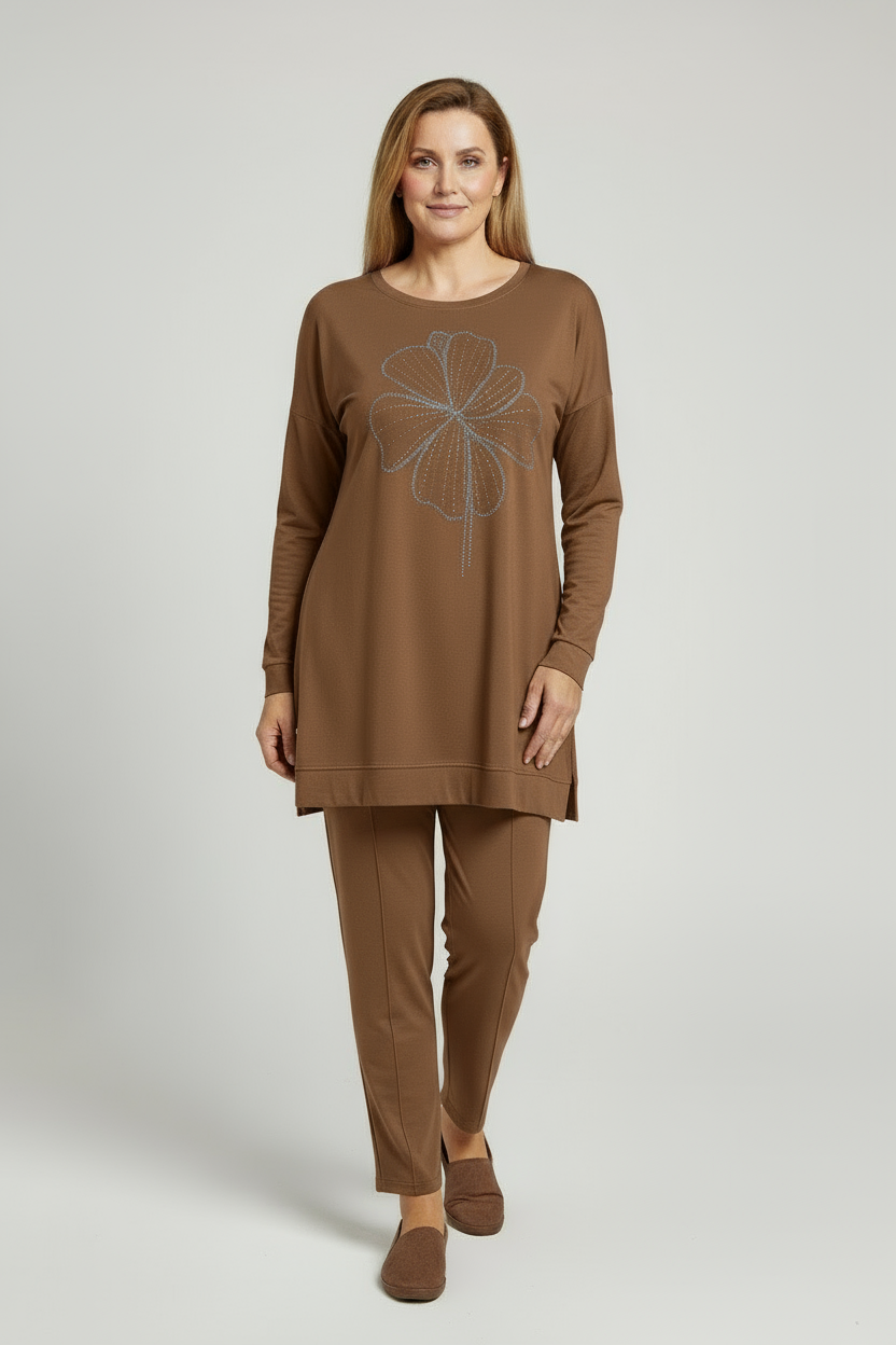 ÖNÜ ÇİÇEKLİ TAŞLI TAKIM