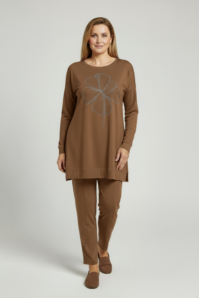 ÖNÜ ÇİÇEKLİ TAŞLI TAKIM