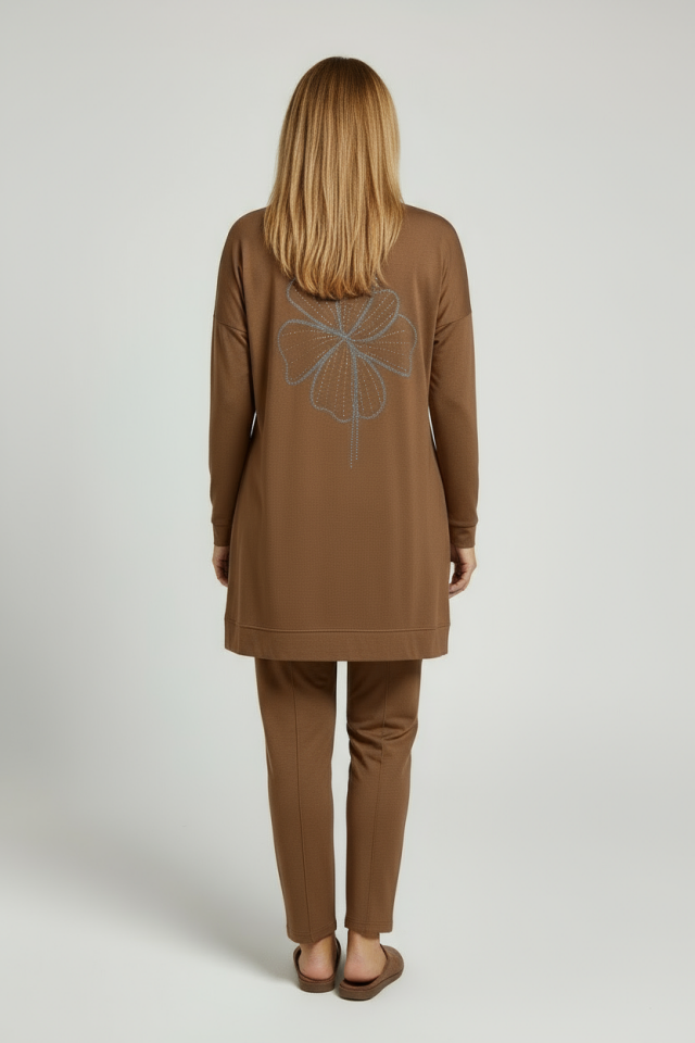 ÖNÜ ÇİÇEKLİ TAŞLI TAKIM